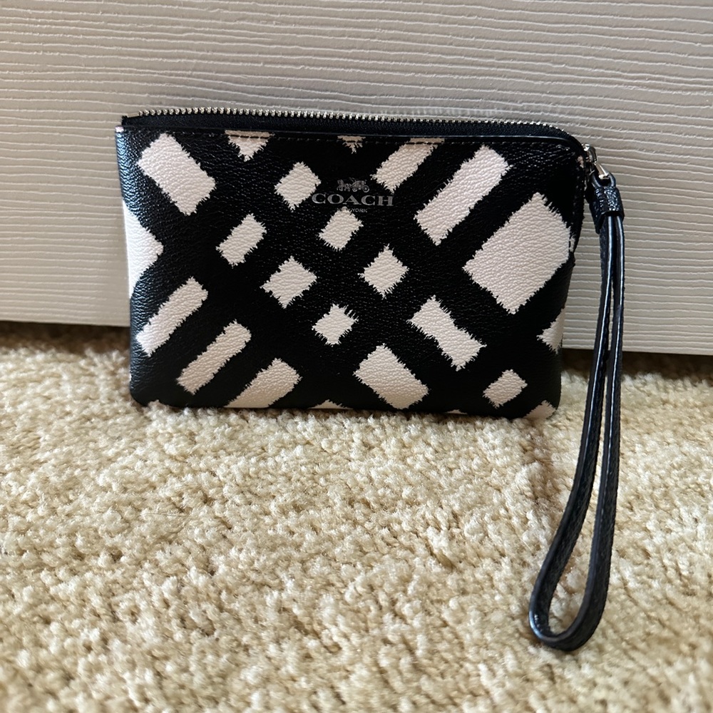 Coach wristlet NWOT